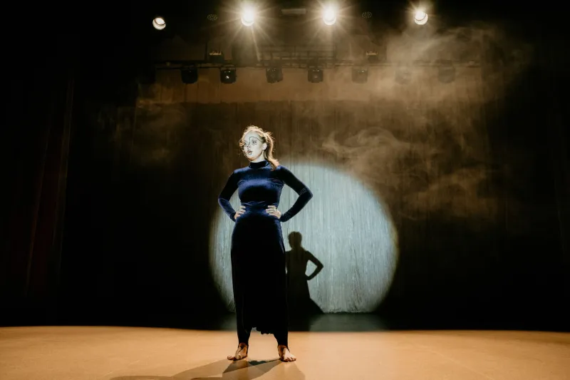 Alive Inside the Lines: How Great Performers Find Real Truth in Scripted Words